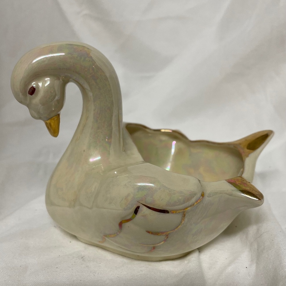 1940s lustreware Swan by Pearl China Co